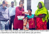 নন্দীগ্রামে বঙ্গবন্ধুর জন্মবার্ষিকীতে মিষ্টি বিতরণ 